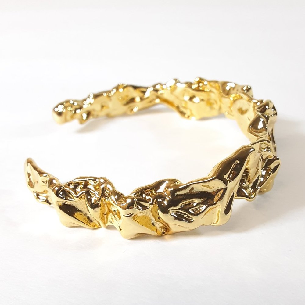 AMBER SCEATS 24K GOLD PLATED EMERY ADJUSTABLE CUFF BRACELET BRAND NEW - Picture 5 of 9